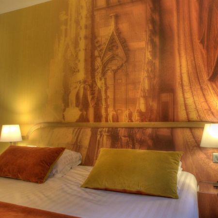 Hotel Cathedrale Страсбург Стая снимка