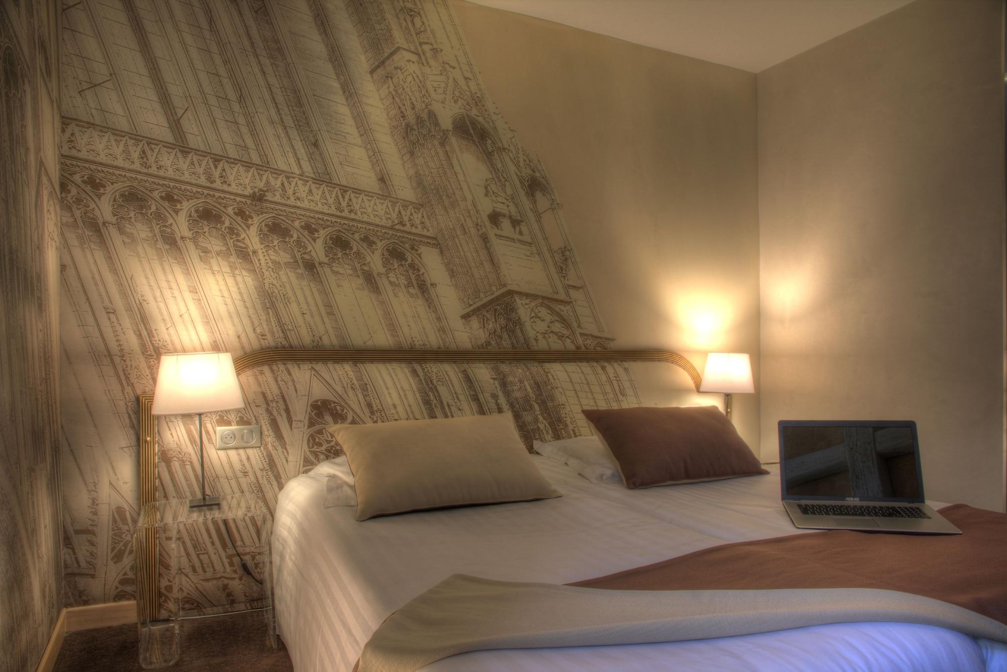 Hotel Cathedrale Страсбург Екстериор снимка