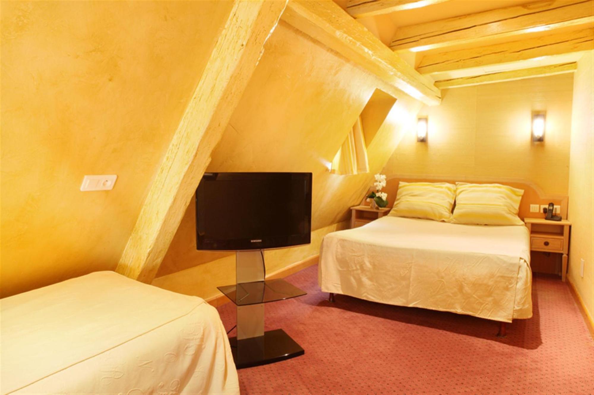 Hotel Cathedrale Страсбург Стая снимка