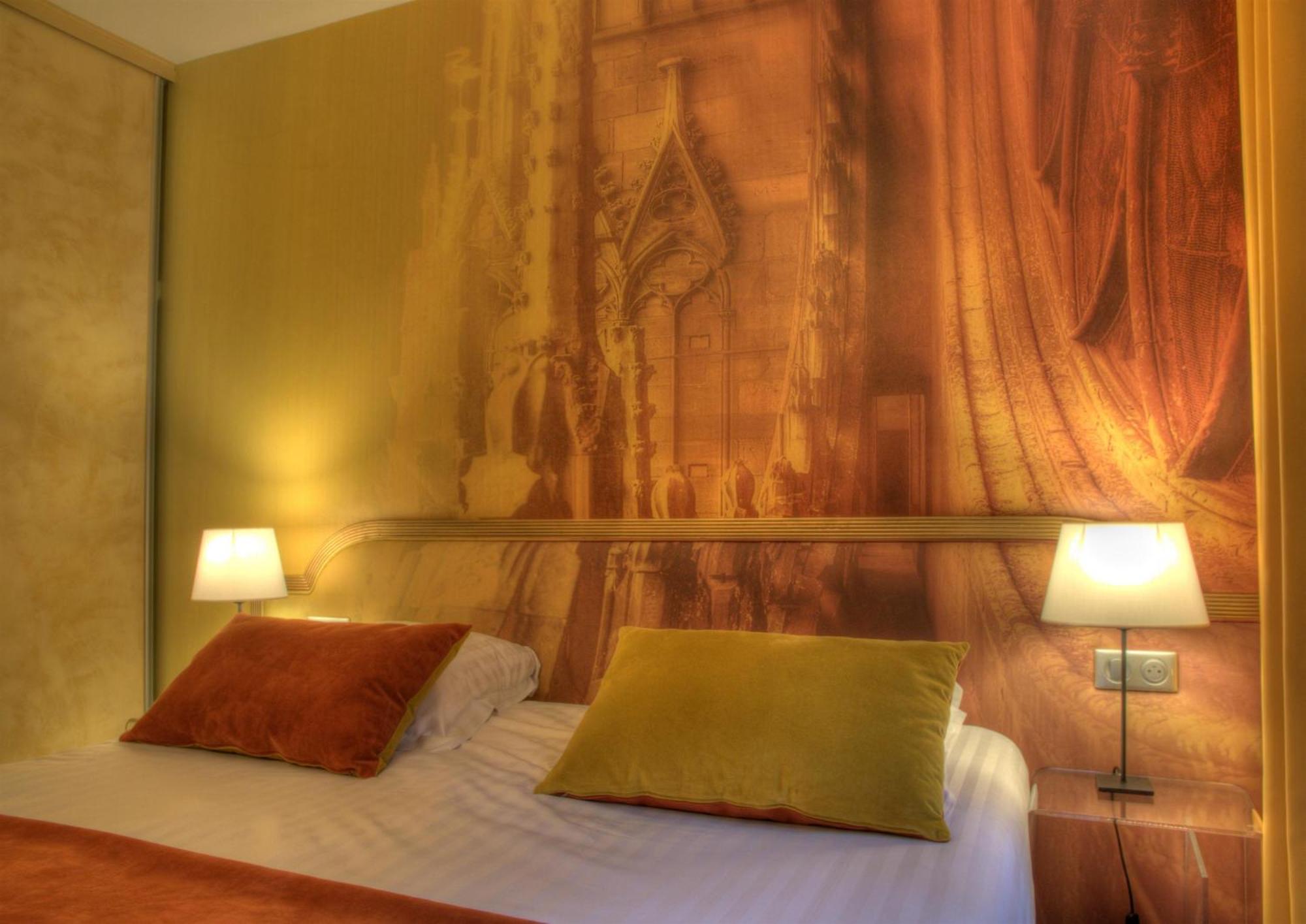 Hotel Cathedrale Страсбург Стая снимка